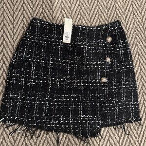 Francescas Skirt
Size Small
Pearl buttons